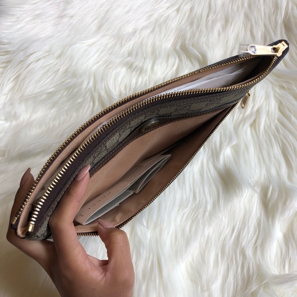 ❌SOLD❌ Gucci Ophidia GG Supreme Pouch - Picture 7 of 8